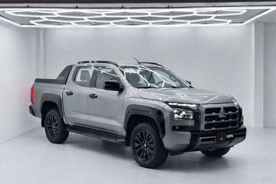 MITSUBISHI TRITON 2.4 BITURBO DIESEL CD KATANA 4X4 AUTOMÁTICO MITSUBISHI TRITON 2.4 BITURBO DIESEL CD KATANA 4X4 AUTOMÁTICO